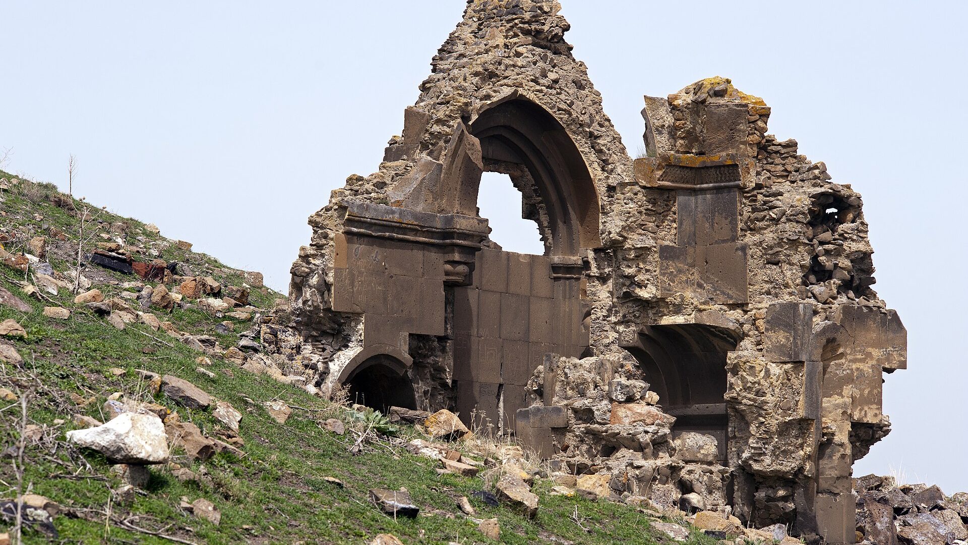 Ani İç Kale kalıntıları